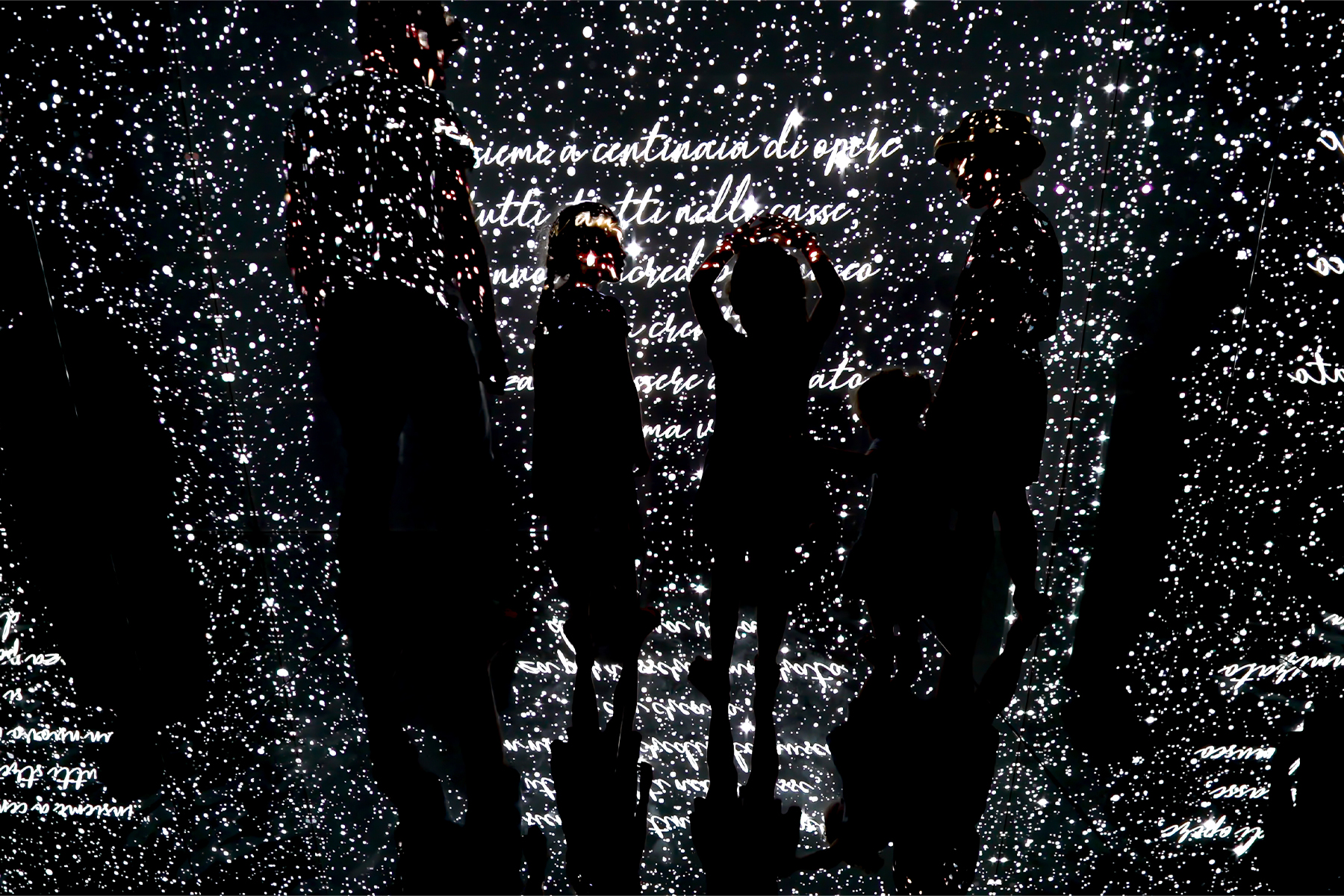 Infinity Mirror Room 10