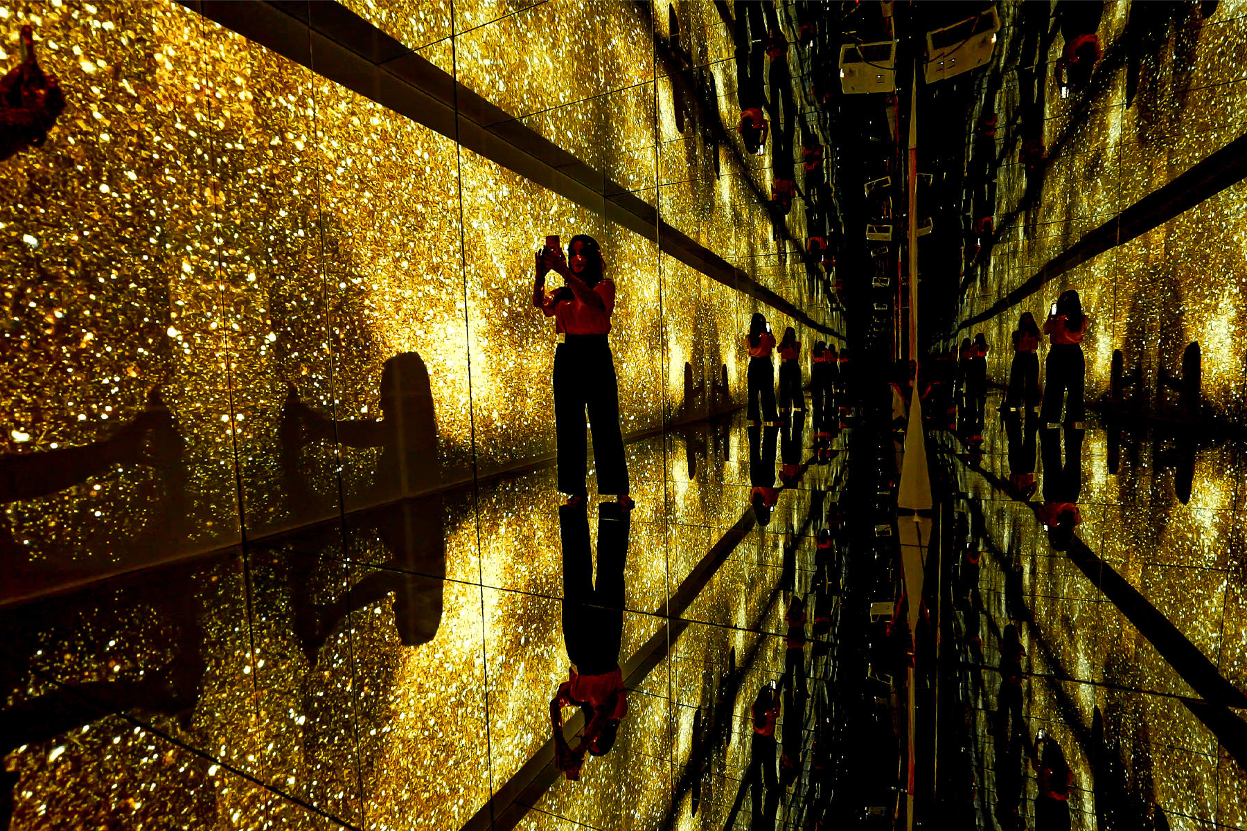 Infinity Mirror Room 2